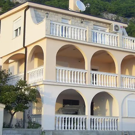 Apartament Lile *