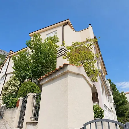 Lile Apartman